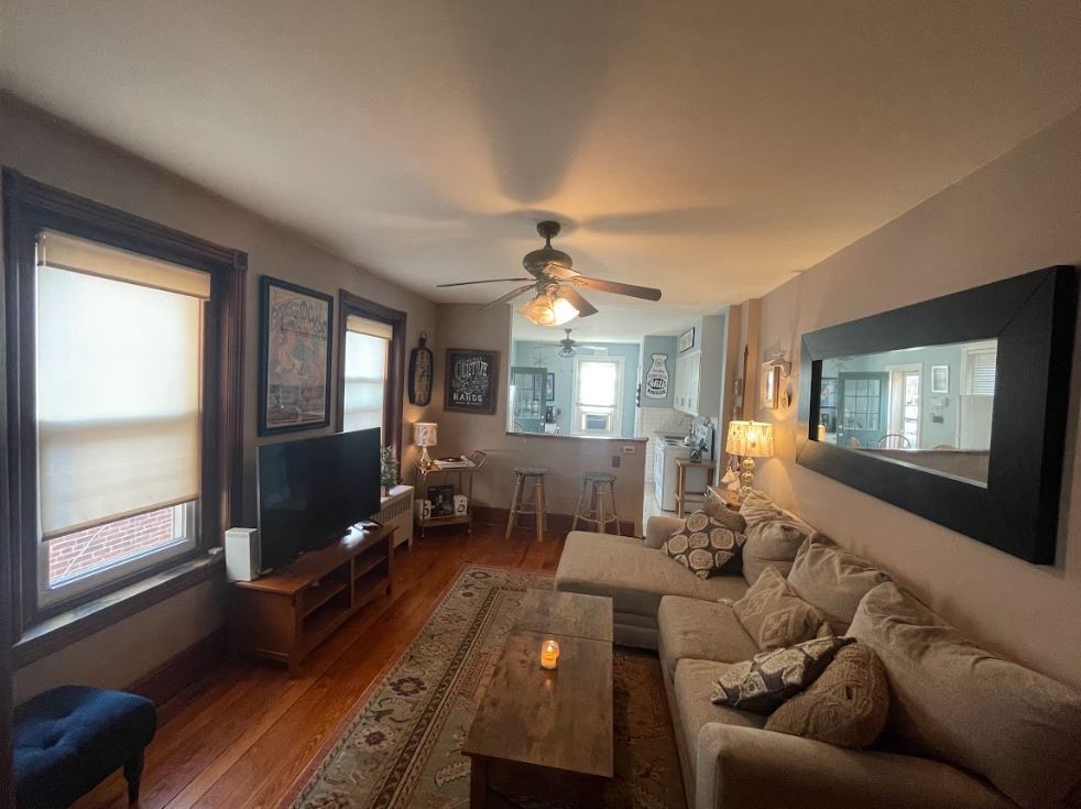Living Room1 - 320 Gay St