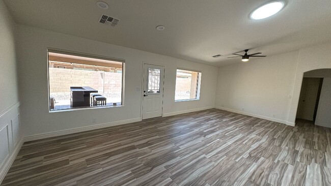 Building Photo - Sunland Springs Village 55+ Community