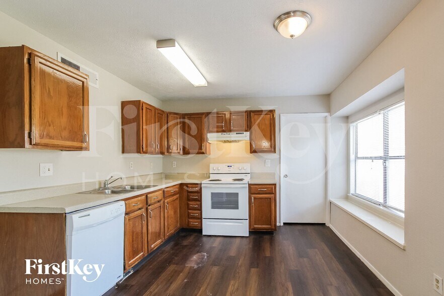 Building Photo - 22730 Millgate Dr