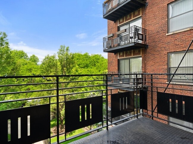 Building Photo - 4537 S Drexel Blvd