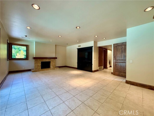 Building Photo - 24175 Paseo Del Campo