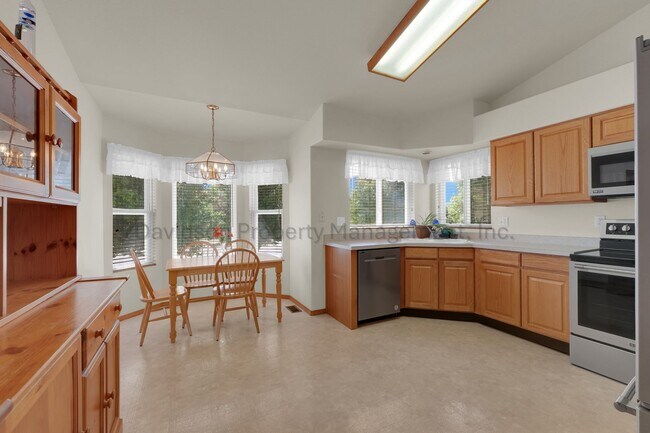 Building Photo - 4960 Dry Stone Dr