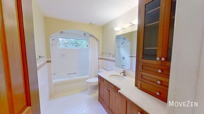 Building Photo - 2323 Ridgefield Dr