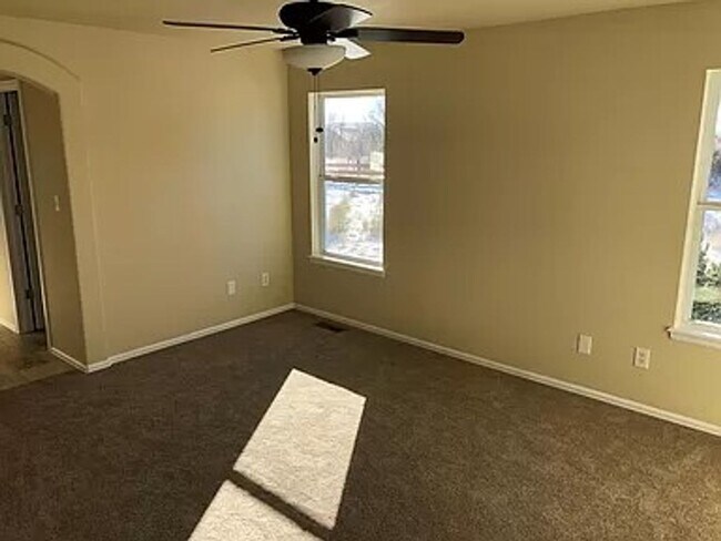 Building Photo - 1319 Lily Lake Dr
