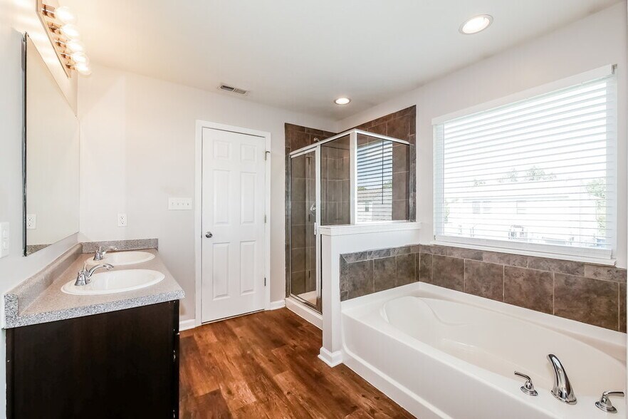 Building Photo - 8112 Grove Berry Way