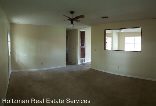 Building Photo - 3 br, 1.5 bath House - 235 Deerwood Drive