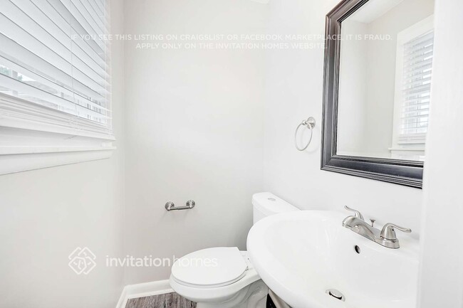 Building Photo - 640 Des Moines Dr