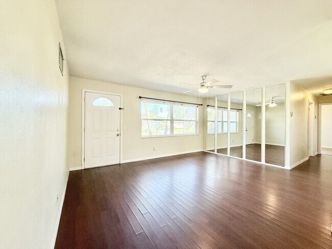 Building Photo - 13788 Montego Dr