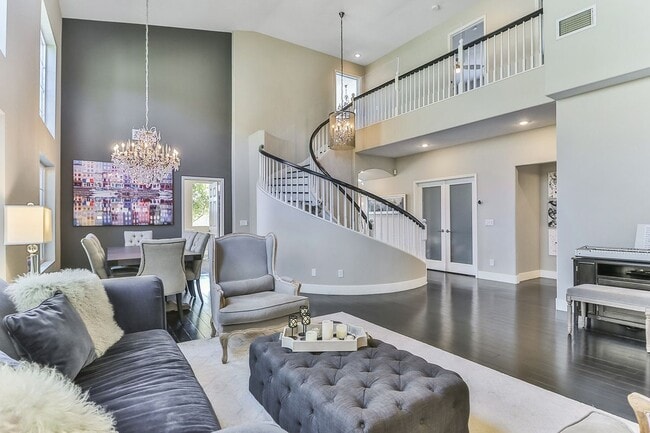Building Photo - 1385 Sapphire Dragon St