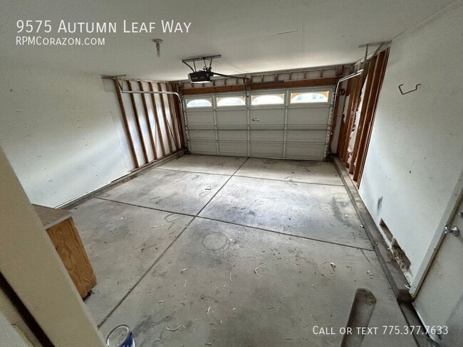 Building Photo - 9575 Autumn Leaf Way