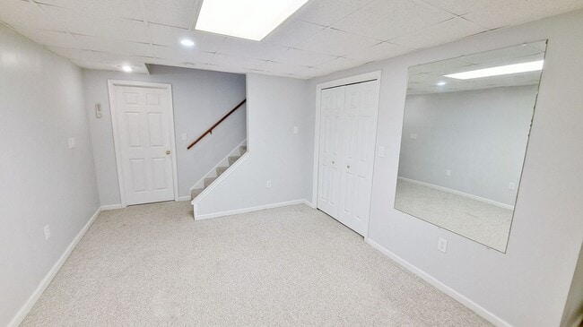 Building Photo - 3 Bed / 3 Bath Single Family Home