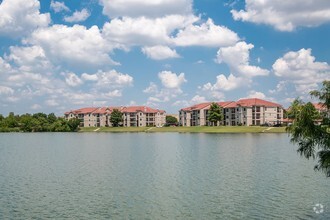 Building Photo - Crescent Cove At Lakepointe