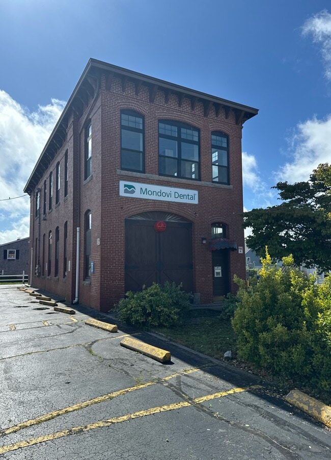 Primary Photo - Fall River FireHouse
