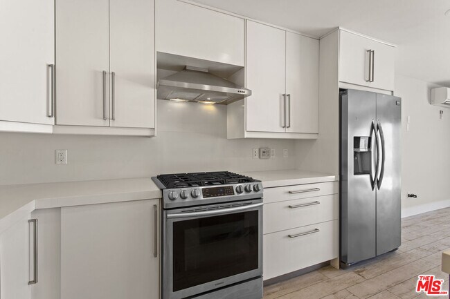 Building Photo - 6955 Trolleyway S