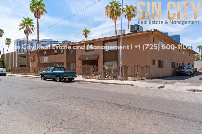 Building Photo - 2659 S Van Patten St