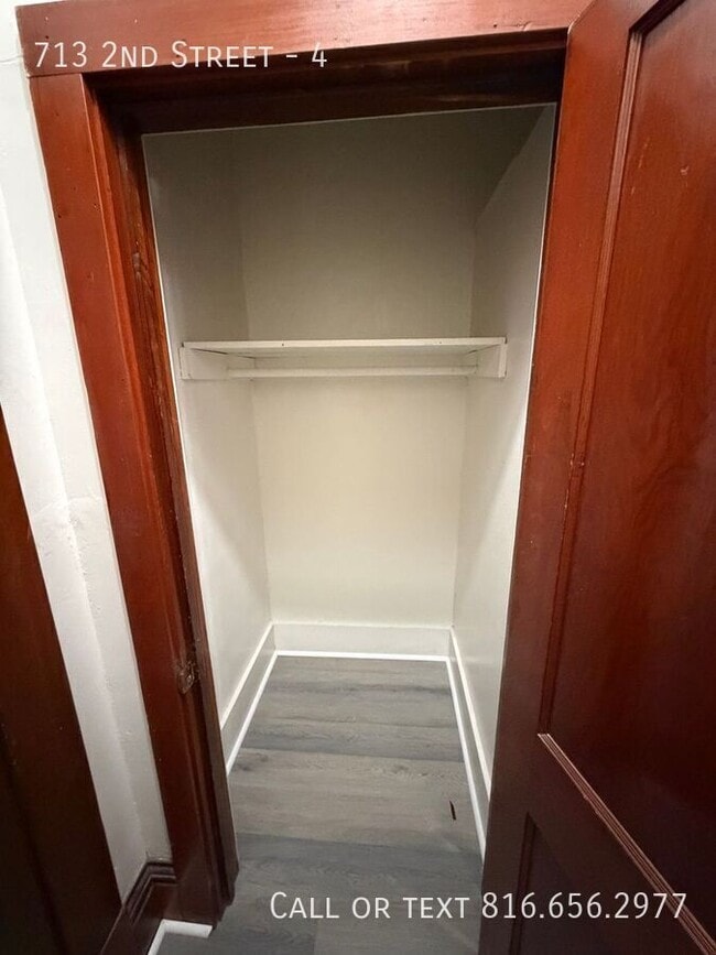 Building Photo - 713 2nd St