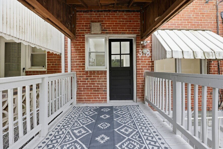 Building Photo - 318 Grovethorn Rd