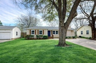 Building Photo - 1035 Blaylock Cir S