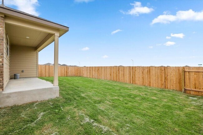 Building Photo - 104 Winged Foot Ct