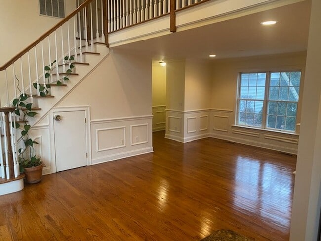 Building Photo - Banner Country Club condo