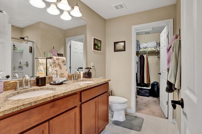 Building Photo - 7036 Beauhaven Ct
