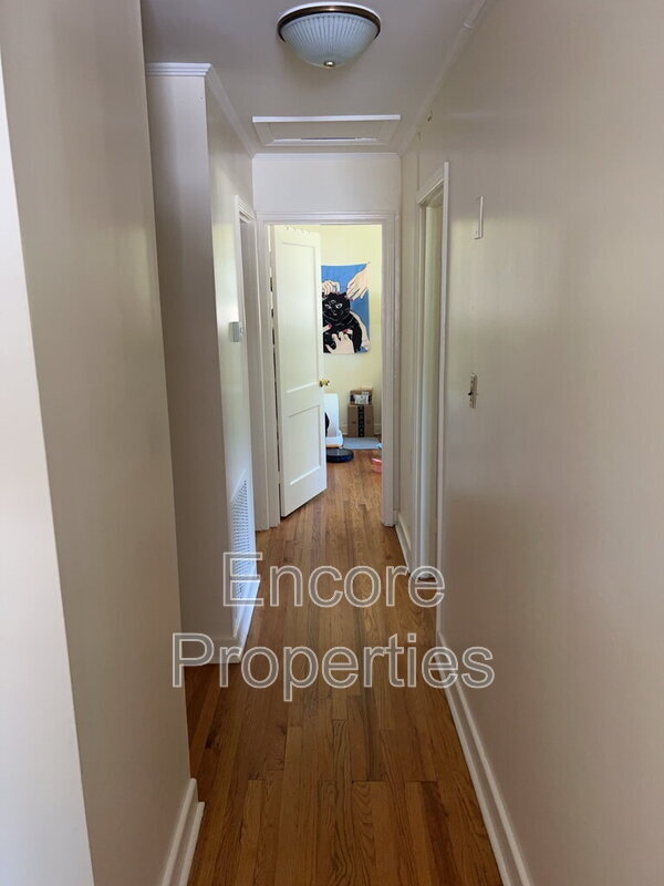 Building Photo - 533 Spaulding St