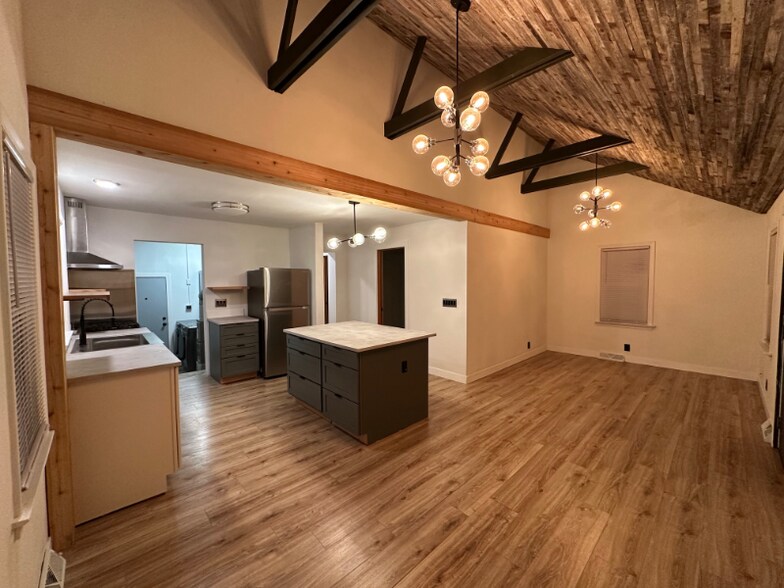 Primary Photo - 21304 St Francis