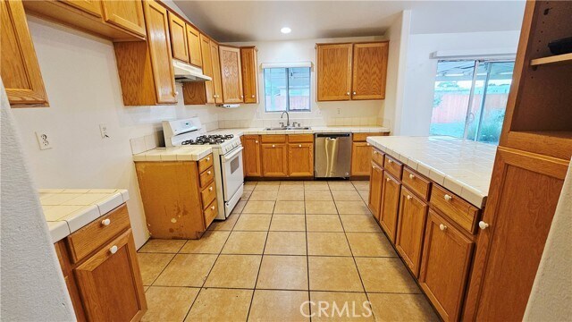 Building Photo - 16528 Avenida Mirola