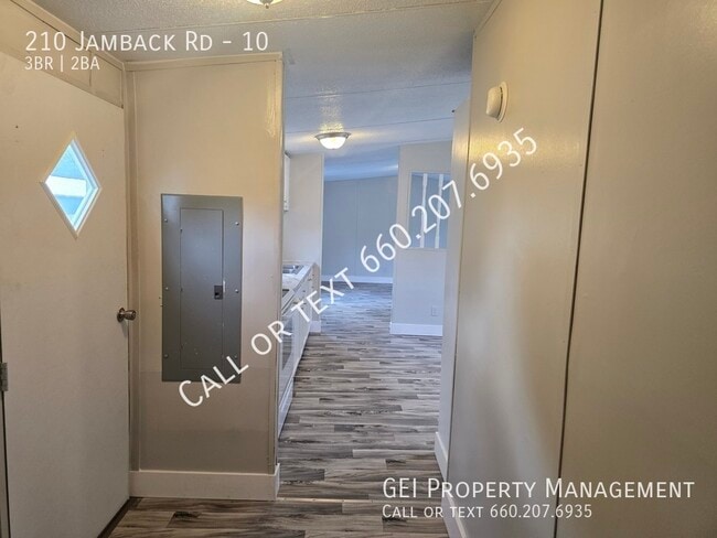 Building Photo - 210 Jamback Rd