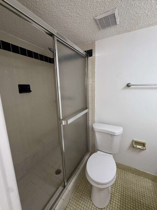 Building Photo - Spacious 2BR/2BA Condo near Universities, ...