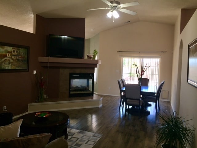 Building Photo - 3 Bedroom, 2 Bathroom Home near Unser & La...