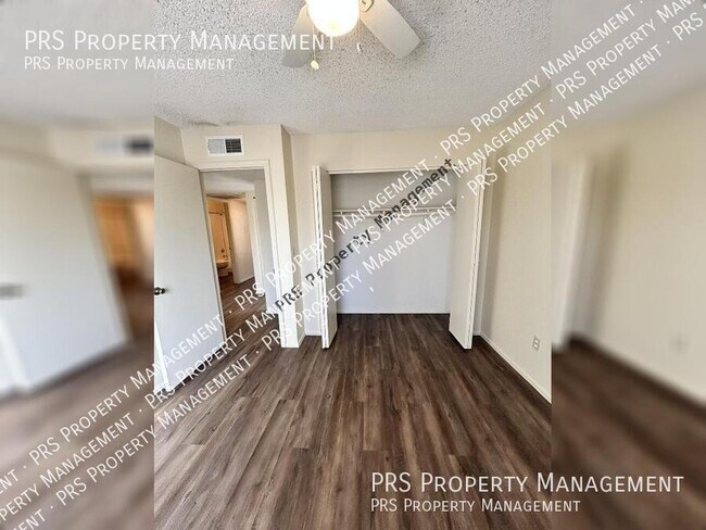 Building Photo - 3226 N Sycamore Pl