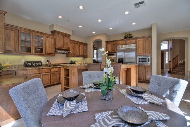 Building Photo - Beautiful 5BD/5BA Livermore Home with Huge Bonus Room and Full Downstairs Bedroom Suite!