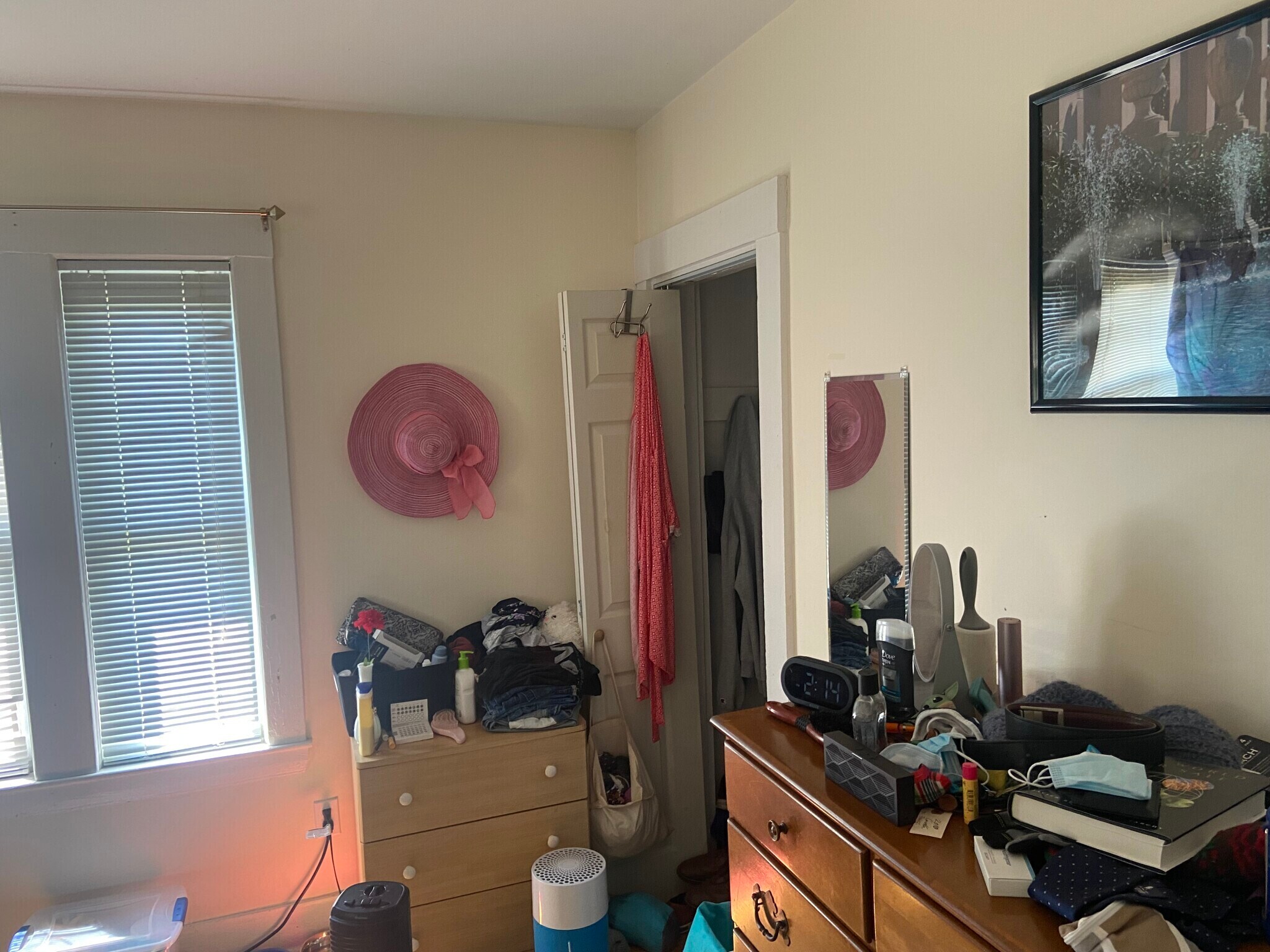 Building Photo - 20 Magoun St