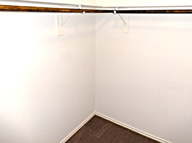Building Photo - 106 Robin Ln