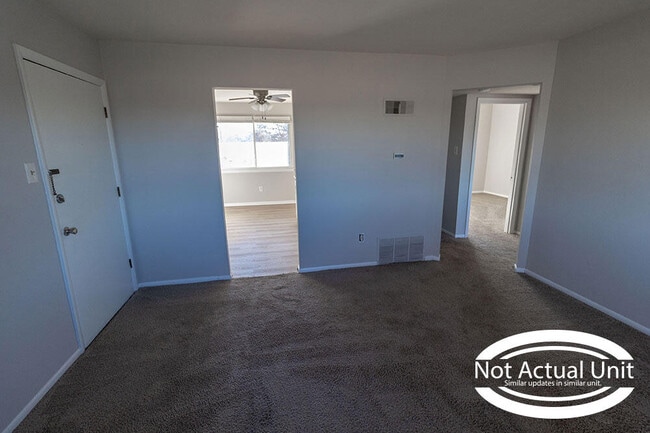 Building Photo - 2904 Leeway Dr