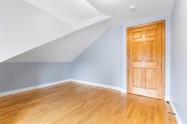 Building Photo - 12 Wilmington Ave