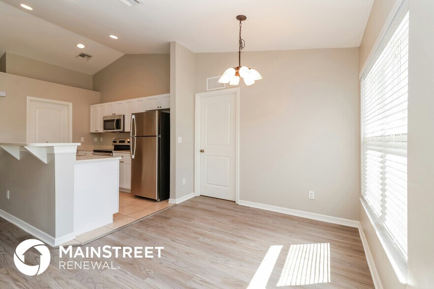 Building Photo - 308 NW 18th Ave