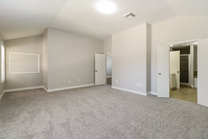 Building Photo - 3035 Cinnamon Glen Dr