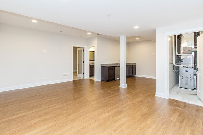 Building Photo - 10727 Clock Tower Dr