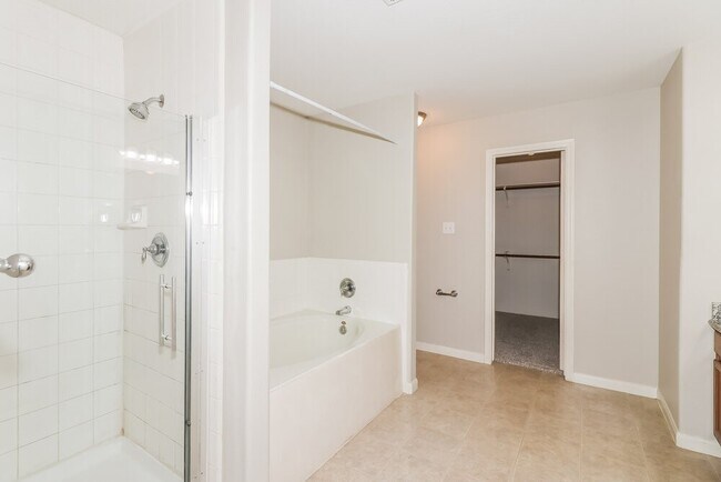 Building Photo - 12202 Greencanyon Dr