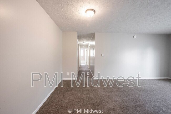 Building Photo - 6260 E 11th St