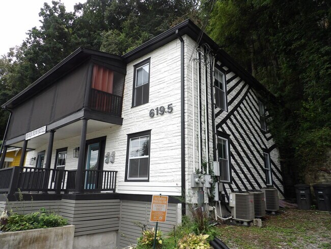 Building Photo - 619.5 Taylor Ave