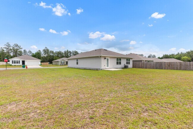 Building Photo - 3418 Phoenix Ct
