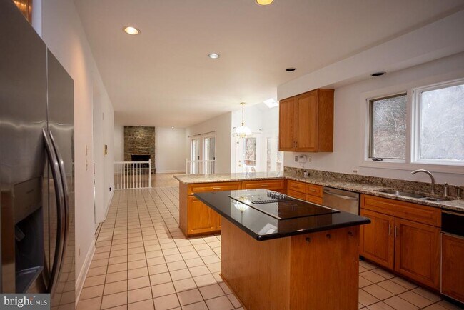 Building Photo - 9700 Grenadier Ct