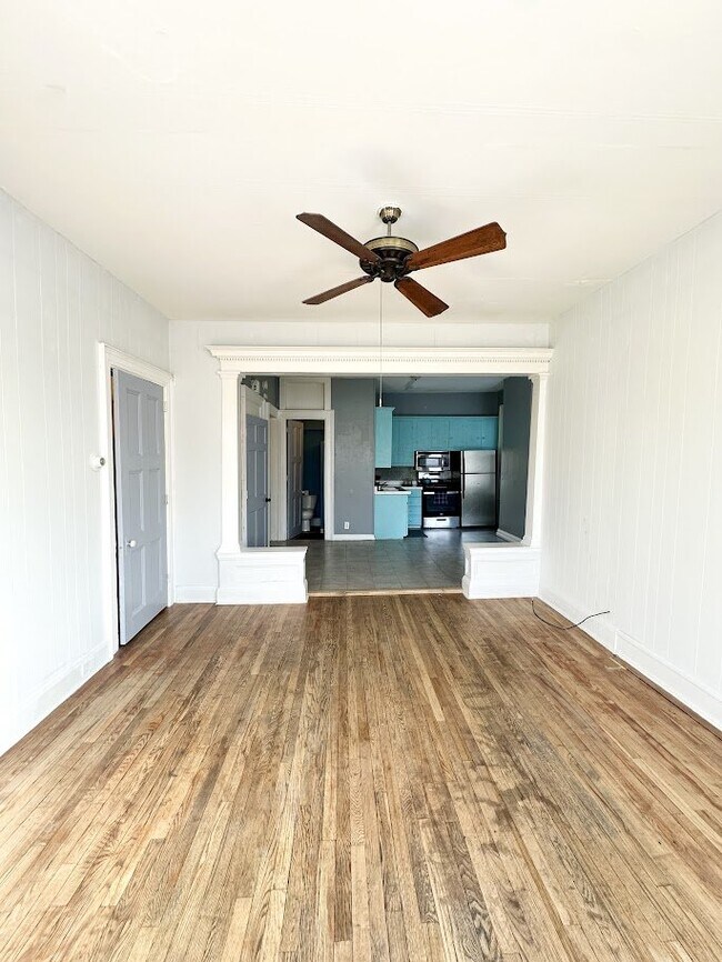 Building Photo - 130 5th Ave