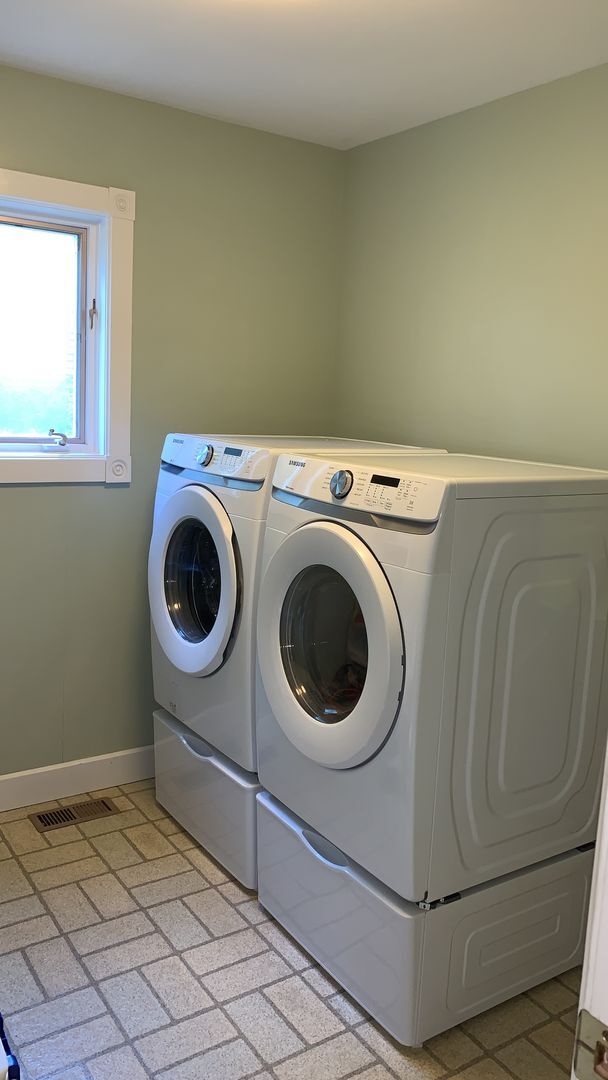 Building Photo - Gorgeous 19th Century Victorian showpiece