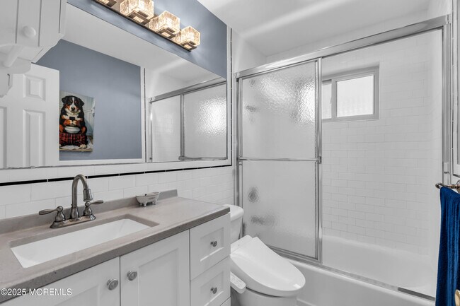 Building Photo - 1641 Elm Ave