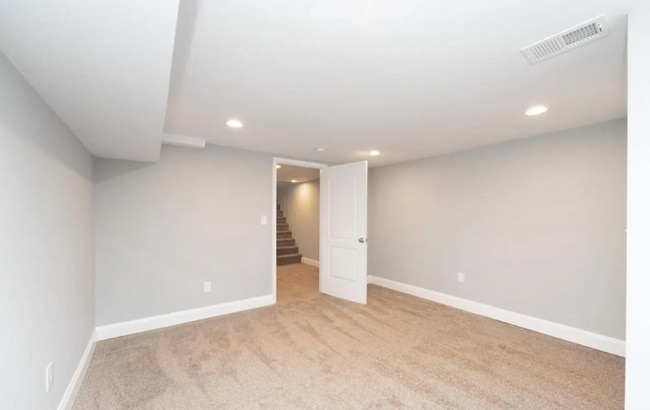 Building Photo - 41 N Linwood Ave