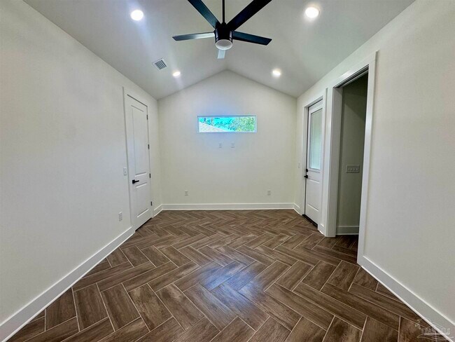 Building Photo - 1212 N Hayne St